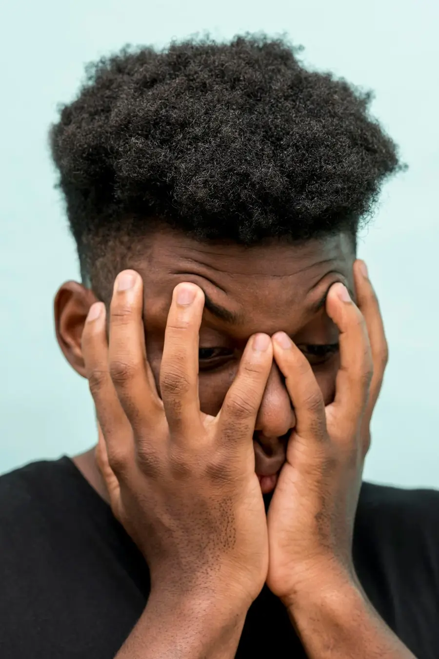 Individual managing schizophrenia and emotional dysregulation with support